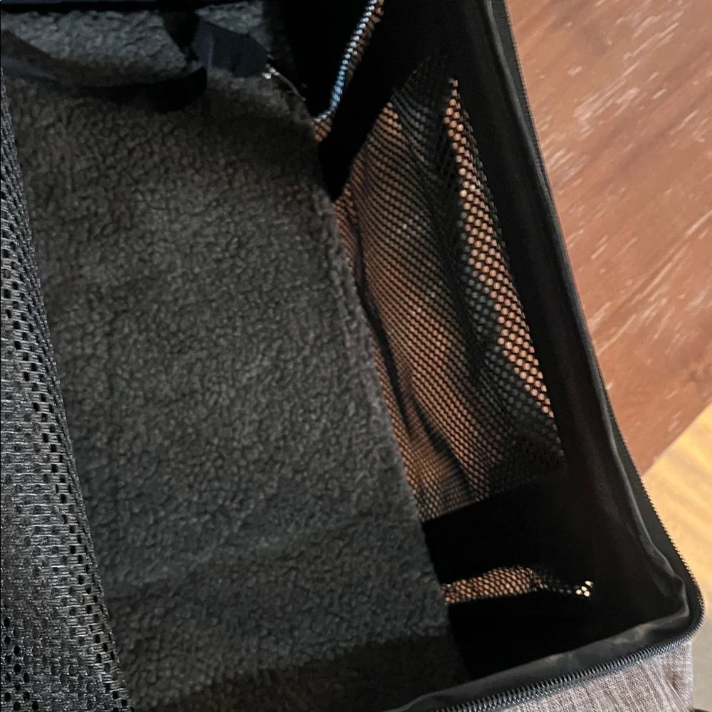 NWOT Black and Gray pet carrier Bag